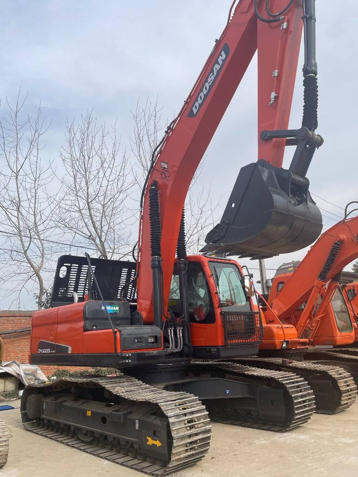 Doosan DX 225 - Crawler excavator: picture 1 Doosan DX 225 - Crawler excavator: picture 1