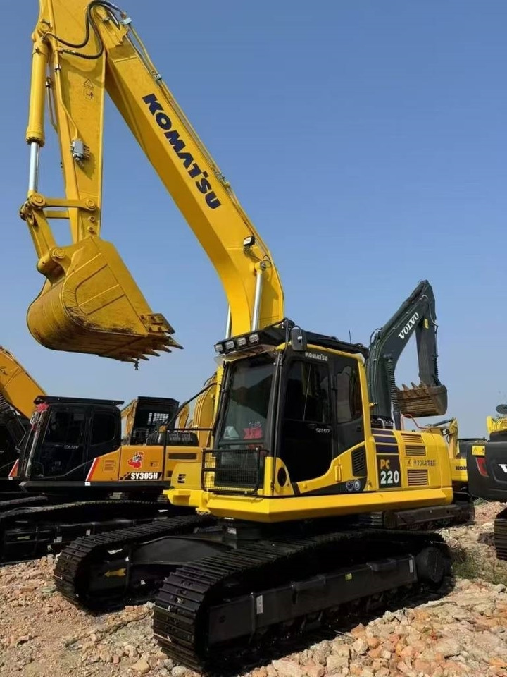 Komatsu PC 220-8 - Crawler excavator: picture 3 Komatsu PC 220-8 - Crawler excavator: picture 3