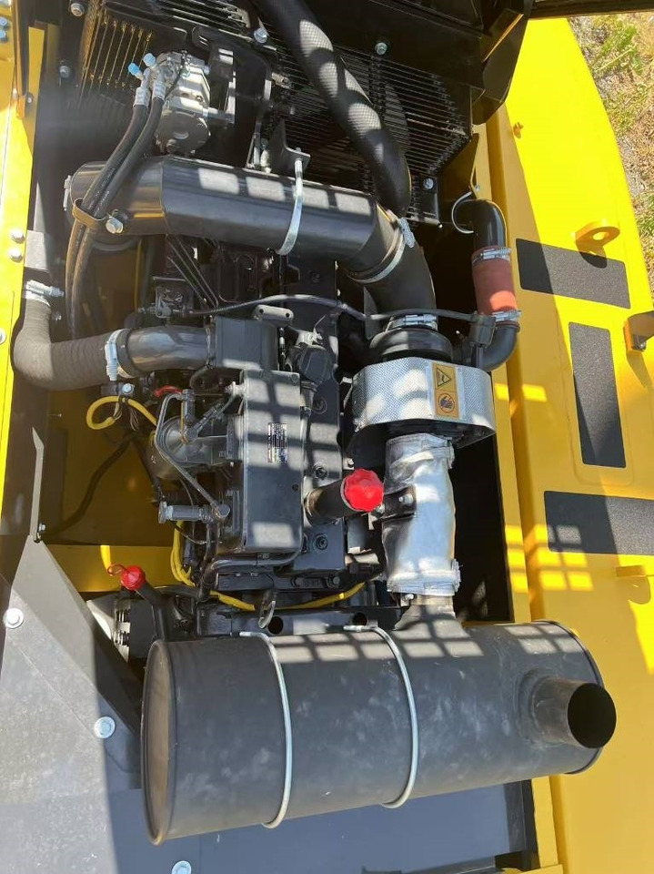 Komatsu PC 300 - Crawler excavator: picture 3 Komatsu PC 300 - Crawler excavator: picture 3