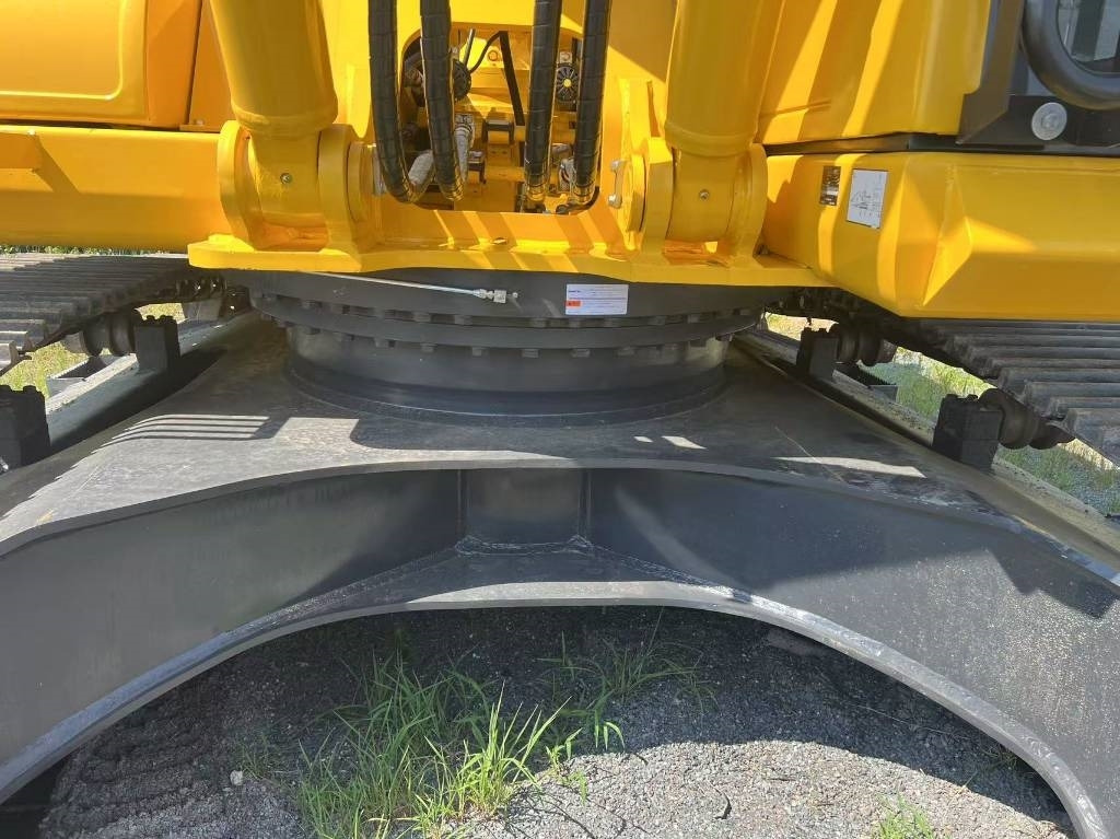 Komatsu PC 300 - Crawler excavator: picture 5 Komatsu PC 300 - Crawler excavator: picture 5