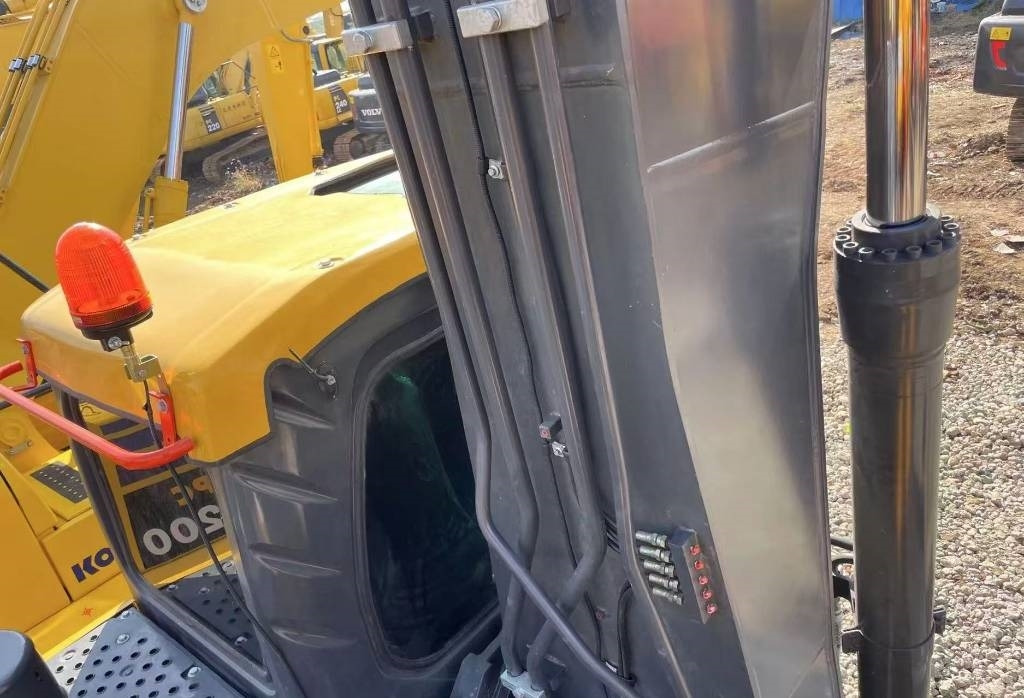 Crawler excavator Volvo EC 240: picture 11