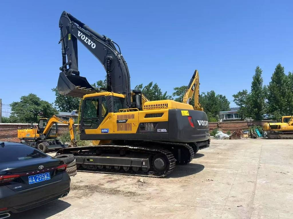 Volvo EC 380 - Crawler excavator: picture 1 Volvo EC 380 - Crawler excavator: picture 1