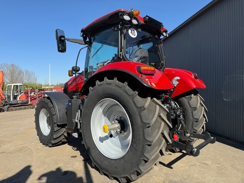 Case IH Maxxum 145 - Farm tractor: picture 2 Case IH Maxxum 145 - Farm tractor: picture 2