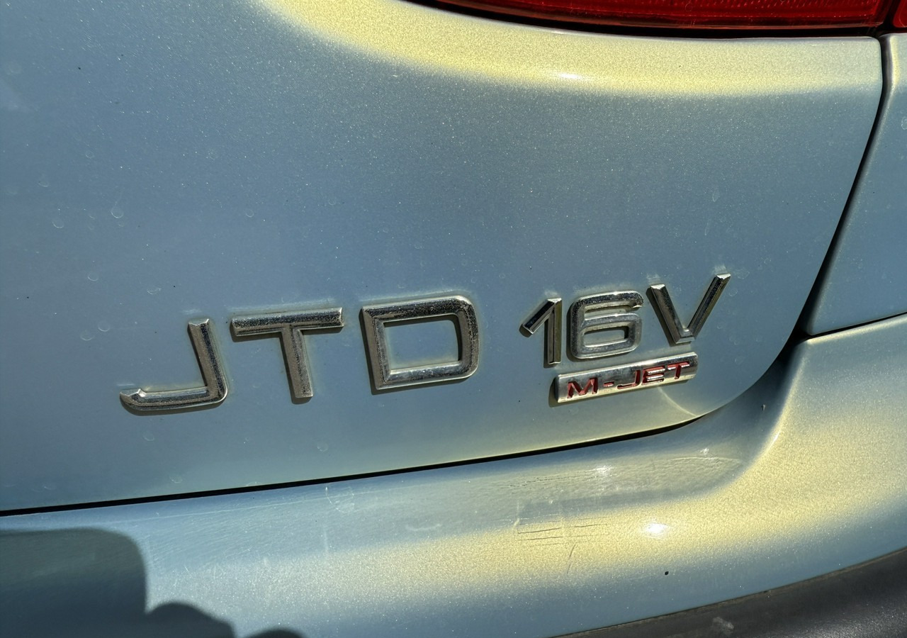 Hatchback Alfa Romeo 147 Alfa Romeo 147 Klima 1.9 jtd-140KM: picture 13