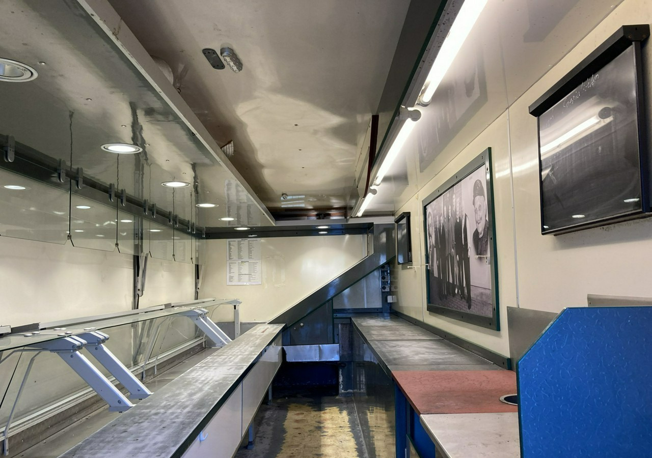 Inna Inny Autosklep wędlin Gastronomiczny Food Truck Foodtruck sklep Borco - Vending trailer: picture 3 Inna Inny Autosklep wędlin Gastronomiczny Food Truck Foodtruck sklep Borco - Vending trailer: picture 3