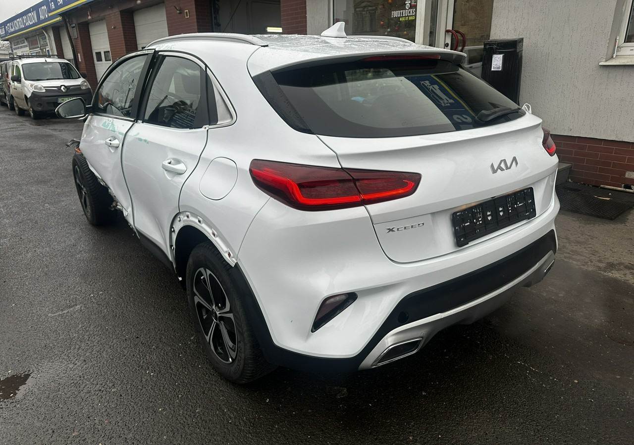 Kia Xceed 1.6 GDI Hybryda Plug-in 50 km na prądzie 2022 - Car: picture 3 Kia Xceed 1.6 GDI Hybryda Plug-in 50 km na prądzie 2022 - Car: picture 3