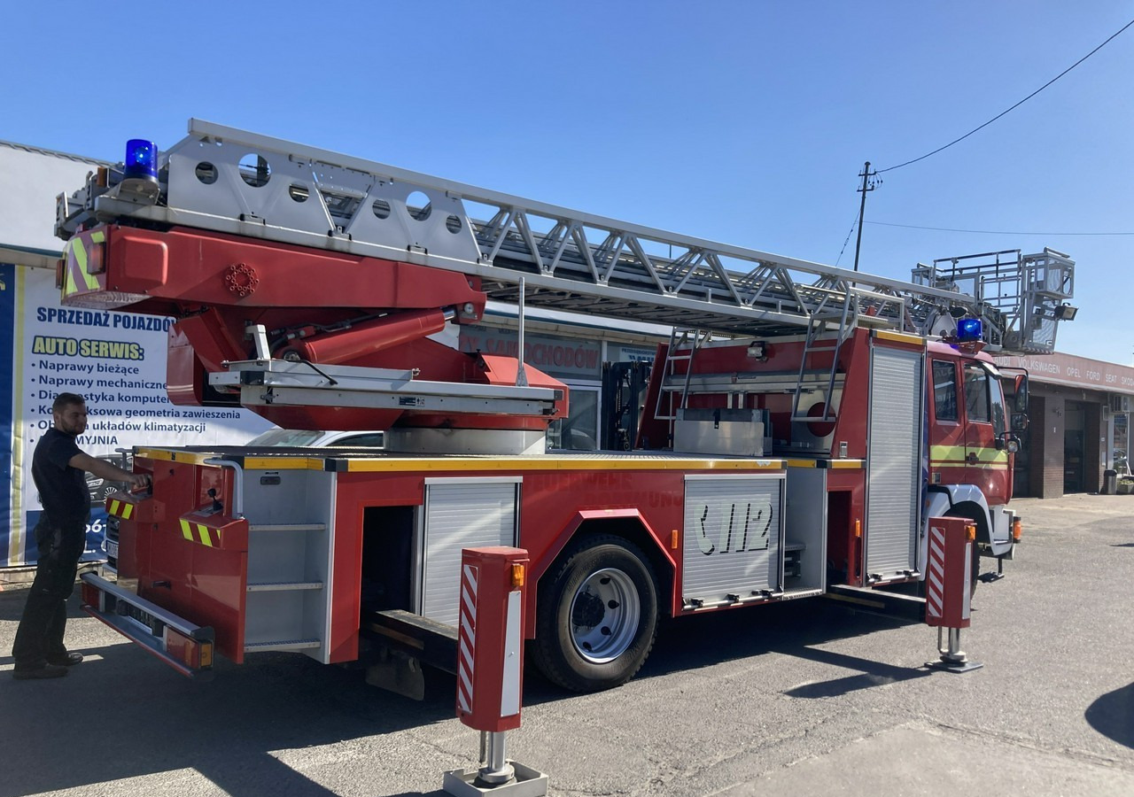 MAN L 2000 MAN 15,280 Straż pożarna drabina Strażacka zwyżka 32m Metz Model 20 - Fire truck: picture 5 MAN L 2000 MAN 15,280 Straż pożarna drabina Strażacka zwyżka 32m Metz Model 20 - Fire truck: picture 5