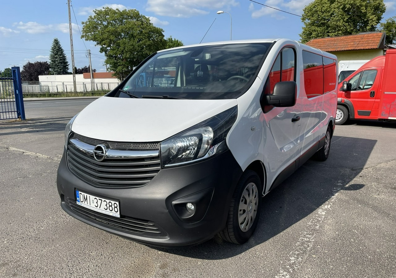 Opel Vivaro III Vivaro L2H1 LONG 1.6CDTI 121KM 2xKLIMA 9-osobowy 2019 Bezwypadkowy - Car: picture 4 Opel Vivaro III Vivaro L2H1 LONG 1.6CDTI 121KM 2xKLIMA 9-osobowy 2019 Bezwypadkowy - Car: picture 4