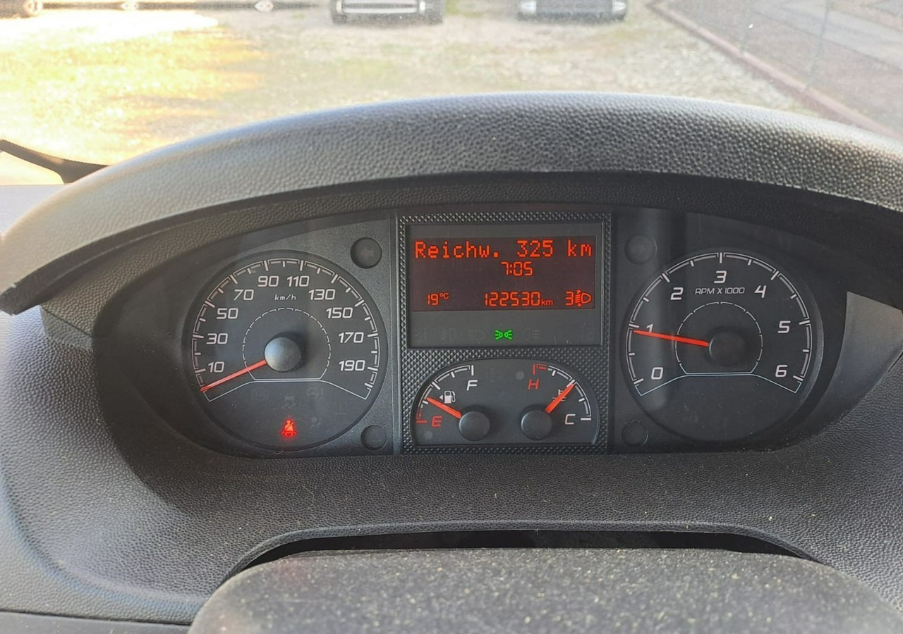 Peugeot Boxer Peugeot Boxer 2.0-130KM klima dokka Brygadówka doka 122tkm 2017 - Flatbed van: picture 5 Peugeot Boxer Peugeot Boxer 2.0-130KM klima dokka Brygadówka doka 122tkm 2017 - Flatbed van: picture 5