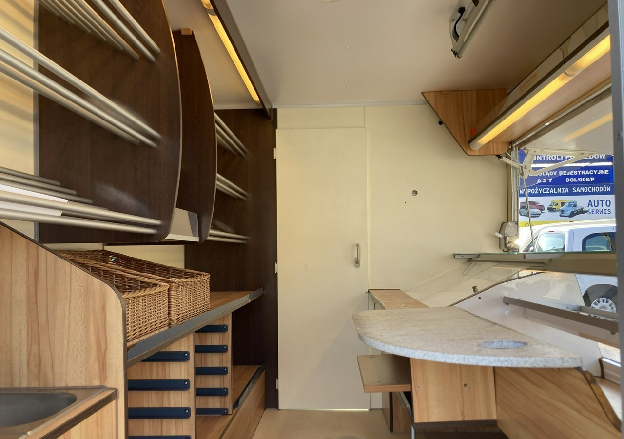 Renault Master Autosklep pieczyw Gastronomiczny Food Truck Foodtruck sklep Borco 20 - Vending truck: picture 4 Renault Master Autosklep pieczyw Gastronomiczny Food Truck Foodtruck sklep Borco 20 - Vending truck: picture 4