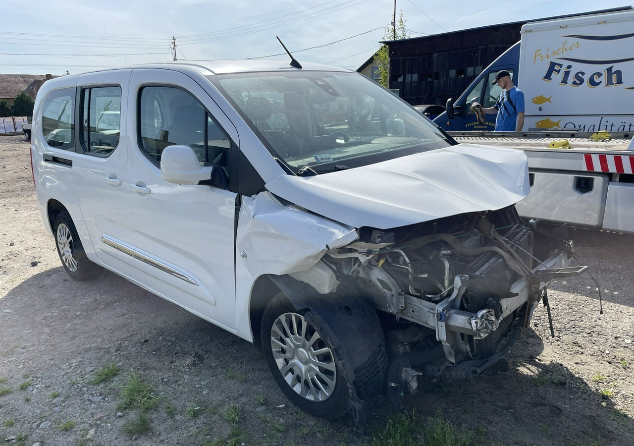 Toyota ProAce Proace City Verso Toyota Proace City Verso Long 1.5 D-4D Business 2021Salon - Car: picture 5 Toyota ProAce Proace City Verso Toyota Proace City Verso Long 1.5 D-4D Business 2021Salon - Car: picture 5