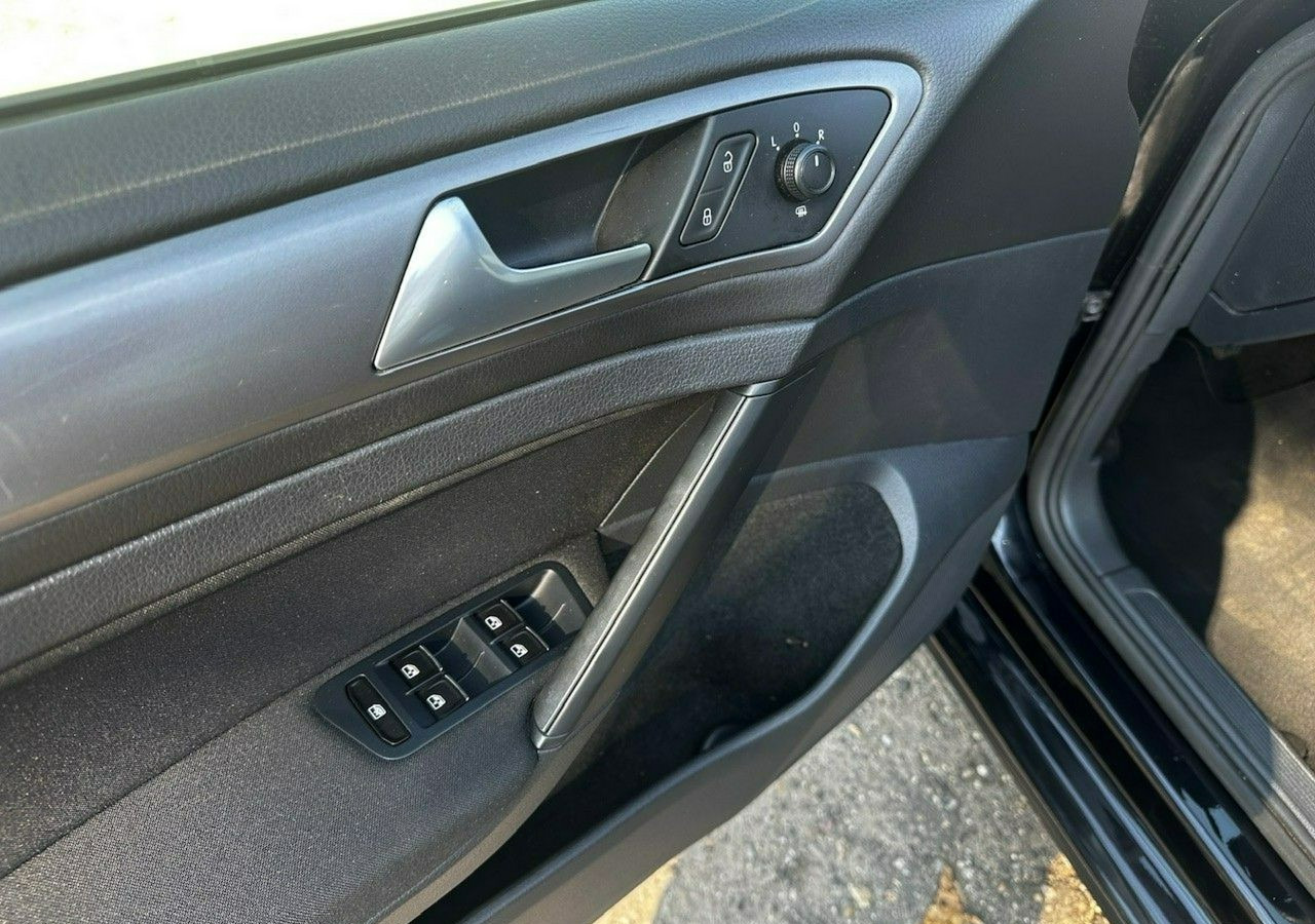 Hatchback Volkswagen Golf VII VII 1,6 TDI 110KM 153TKM Klimatronik Navi Alu PDC 2015 Bez wkładu fi: picture 10