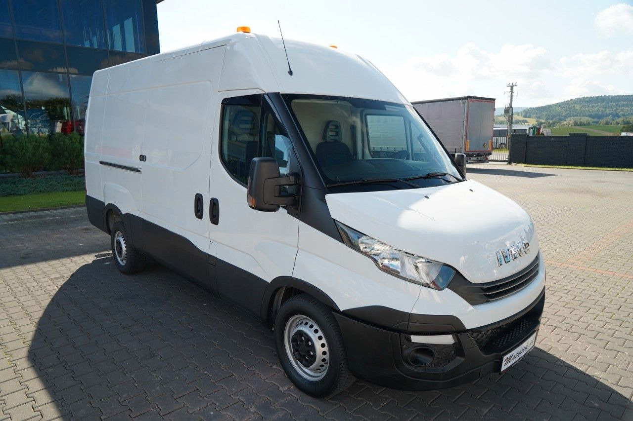 Iveco DAILY 35-140 / BLASZAK / ZABUDOWA WARSZTATOWA / - Panel van: picture 5 Iveco DAILY 35-140 / BLASZAK / ZABUDOWA WARSZTATOWA / - Panel van: picture 5