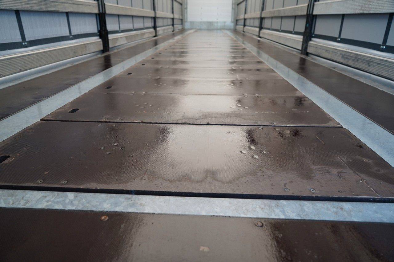 Curtainsider semi-trailer Schmitz Cargobull FIRANKA / STANDARD / MULDA DO STALI - 9 M / DACH: picture 18 Curtainsider semi-trailer Schmitz Cargobull FIRANKA / STANDARD / MULDA DO STALI - 9 M / DACH: picture 18