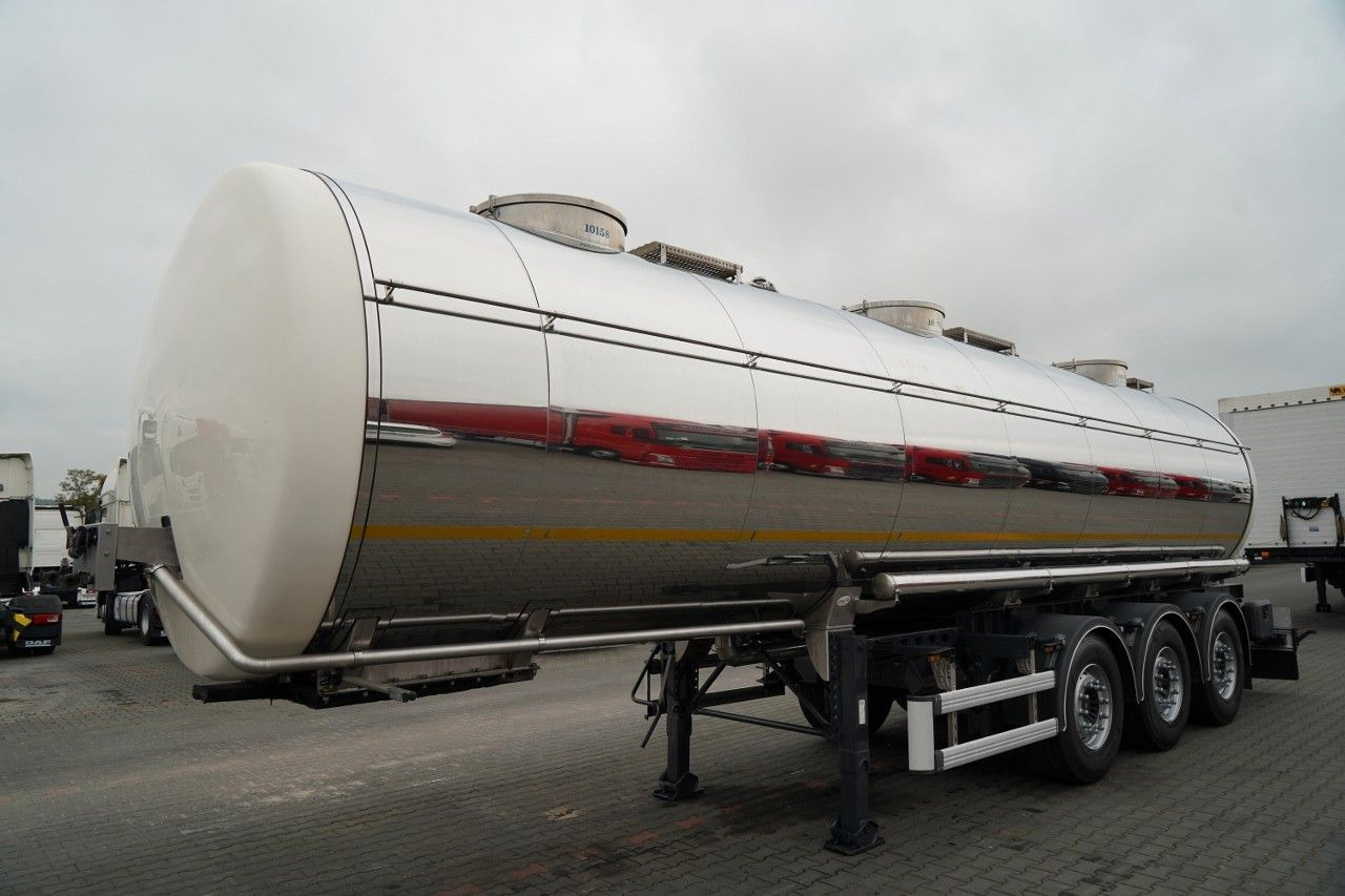 Sommer CYSTERNA SPOŻYWCZA / 3 KOMORY / 30 000 L / OŚ - Tank semi-trailer: picture 4 Sommer CYSTERNA SPOŻYWCZA / 3 KOMORY / 30 000 L / OŚ - Tank semi-trailer: picture 4