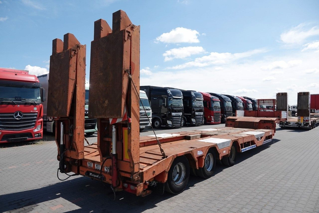 TRAX / NACZEPA LAWETA / NISKOPODWOZIE / NAJAZDY - Low loader semi-trailer: picture 4 TRAX / NACZEPA LAWETA / NISKOPODWOZIE / NAJAZDY - Low loader semi-trailer: picture 4