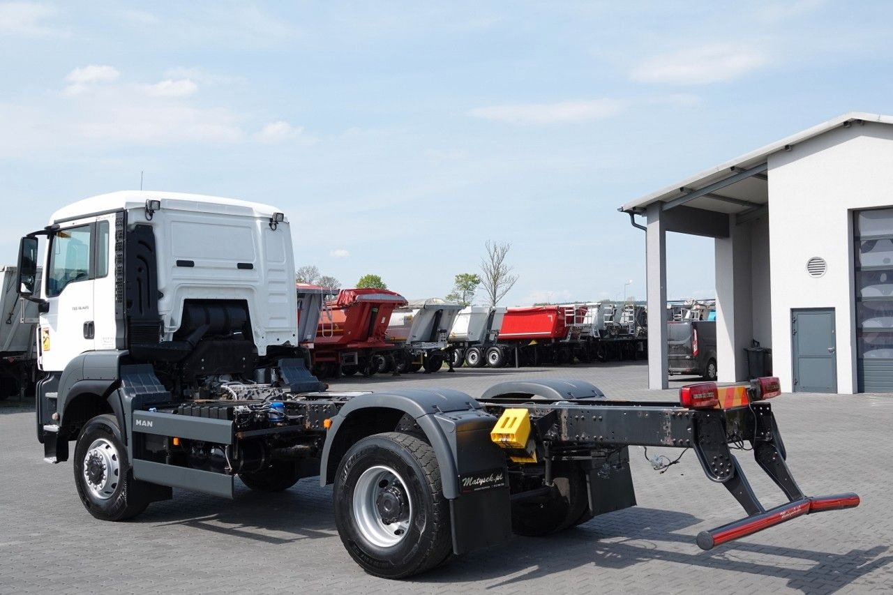 MAN TGS 18.420 / 4X4 / RAMA DŁ. 5,6 M / NAVI / DO Z - Tractor unit: picture 3 MAN TGS 18.420 / 4X4 / RAMA DŁ. 5,6 M / NAVI / DO Z - Tractor unit: picture 3