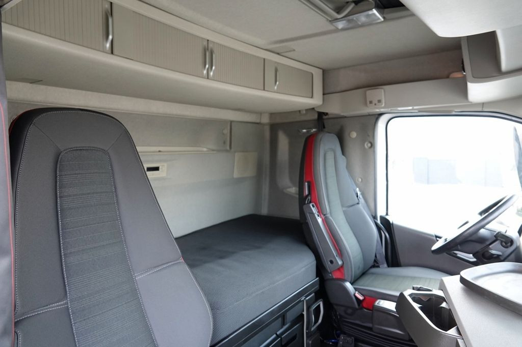 Tractor unit Volvo FH 460 / NISKA KABINA / 2018 YEAR / SPROWADZONY: picture 17