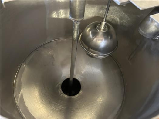 MOM ST22 Liquid filler - Food processing equipment: picture 4 MOM ST22 Liquid filler - Food processing equipment: picture 4