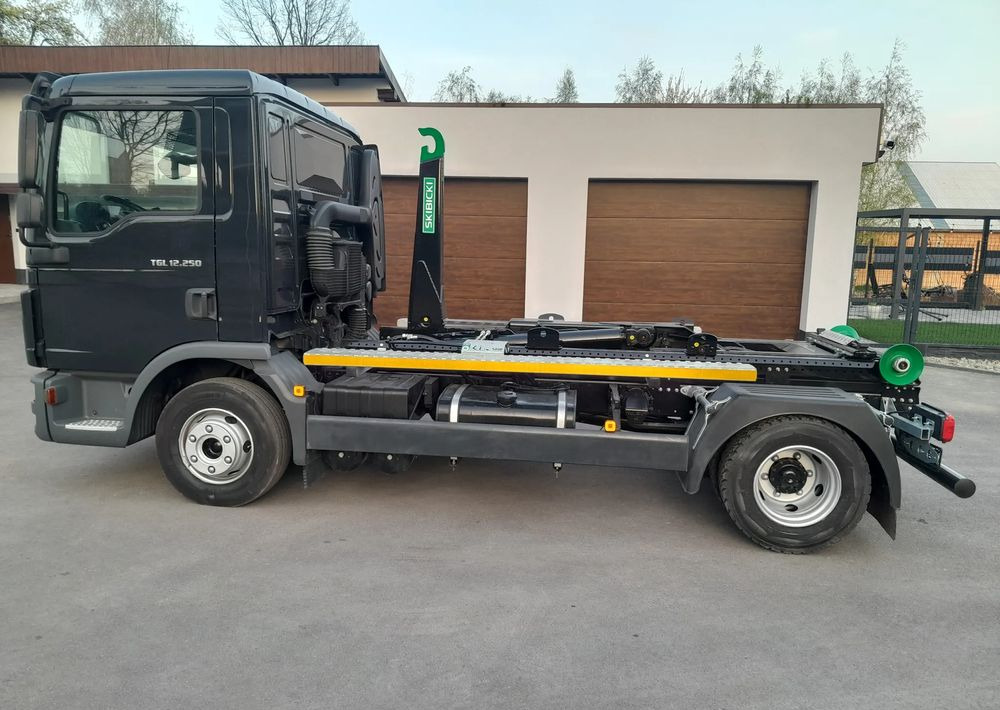 MAN TGL 12.250 nowe urządzenie hakowe SKIBICKI HKS 8/3300 ATEGO / TGM - Hook lift truck: picture 2 MAN TGL 12.250 nowe urządzenie hakowe SKIBICKI HKS 8/3300 ATEGO / TGM - Hook lift truck: picture 2