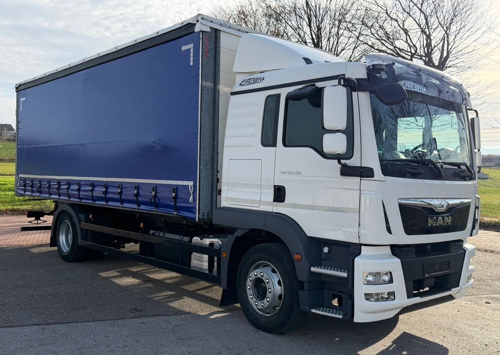 MAN TGM 15.290 / FIRANKA / 2016R / KLIMA POSTOJOWA /SPROWADZONY/ 8T ŁADOWNOŚĆ / 17 PALET / E6 / WINDA / - Curtainsider truck: picture 2 MAN TGM 15.290 / FIRANKA / 2016R / KLIMA POSTOJOWA /SPROWADZONY/ 8T ŁADOWNOŚĆ / 17 PALET / E6 / WINDA / - Curtainsider truck: picture 2