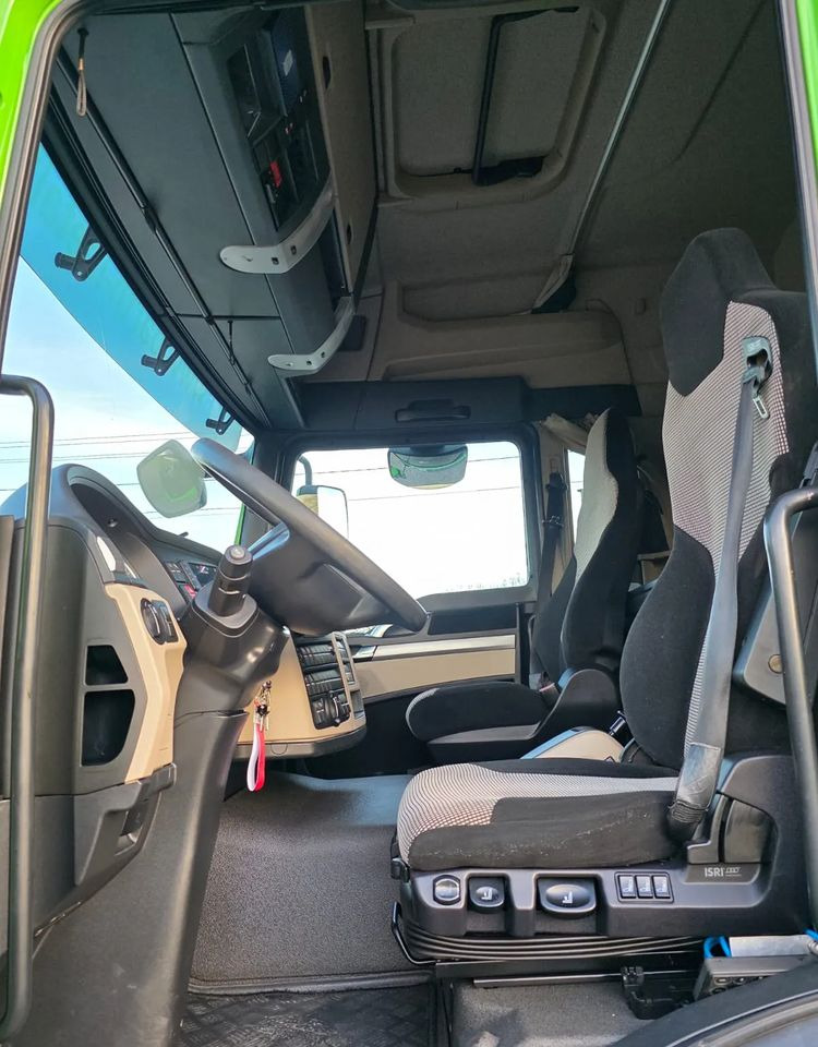 Refrigerator truck MAN TGM 18.320 / 18.290 / 15.290 / IZOTERMA / WINDA / 19PALET / E6 / 08.2018 / LIFT / SPROWADZONY / AUTOMAT / SYPIALKA / PIERWSZY WŁAŚCICIEL / BOCZNE DRZWI / STAN BARDZO DOBRY: picture 19 Refrigerator truck MAN TGM 18.320 / 18.290 / 15.290 / IZOTERMA / WINDA / 19PALET / E6 / 08.2018 / LIFT / SPROWADZONY / AUTOMAT / SYPIALKA / PIERWSZY WŁAŚCICIEL / BOCZNE DRZWI / STAN BARDZO DOBRY: picture 19