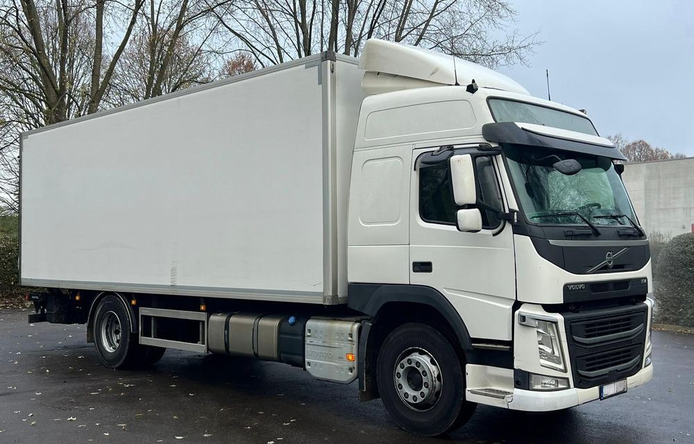 Volvo FM 340 / IZOTERMA / WINDA / SPROWADZONY / 18 PALET / 10.2017 / E6 / STAN BARDZO DOBRY - Refrigerator truck: picture 2 Volvo FM 340 / IZOTERMA / WINDA / SPROWADZONY / 18 PALET / 10.2017 / E6 / STAN BARDZO DOBRY - Refrigerator truck: picture 2