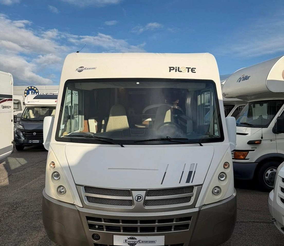 Pilote G740 - Integrated motorhome: picture 1 Pilote G740 - Integrated motorhome: picture 1
