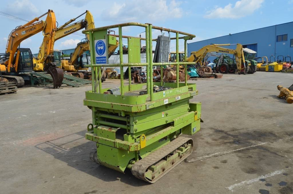 Aichi RV 041  - Scissor lift: picture 2 Aichi RV 041  - Scissor lift: picture 2