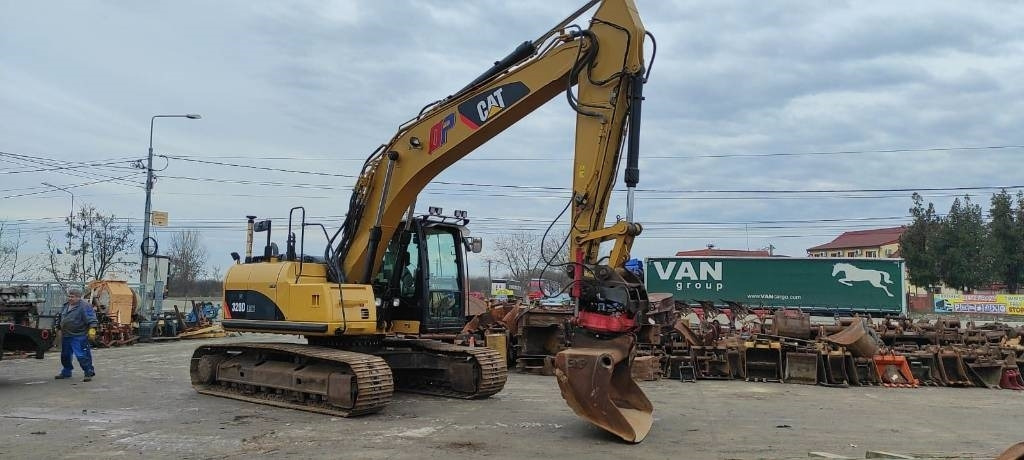 CAT 320 D - Crawler excavator: picture 2 CAT 320 D - Crawler excavator: picture 2