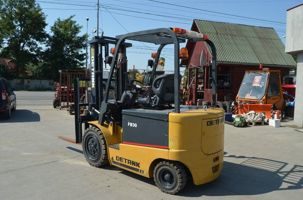 Detank FB30  - Electric forklift: picture 4 Detank FB30  - Electric forklift: picture 4