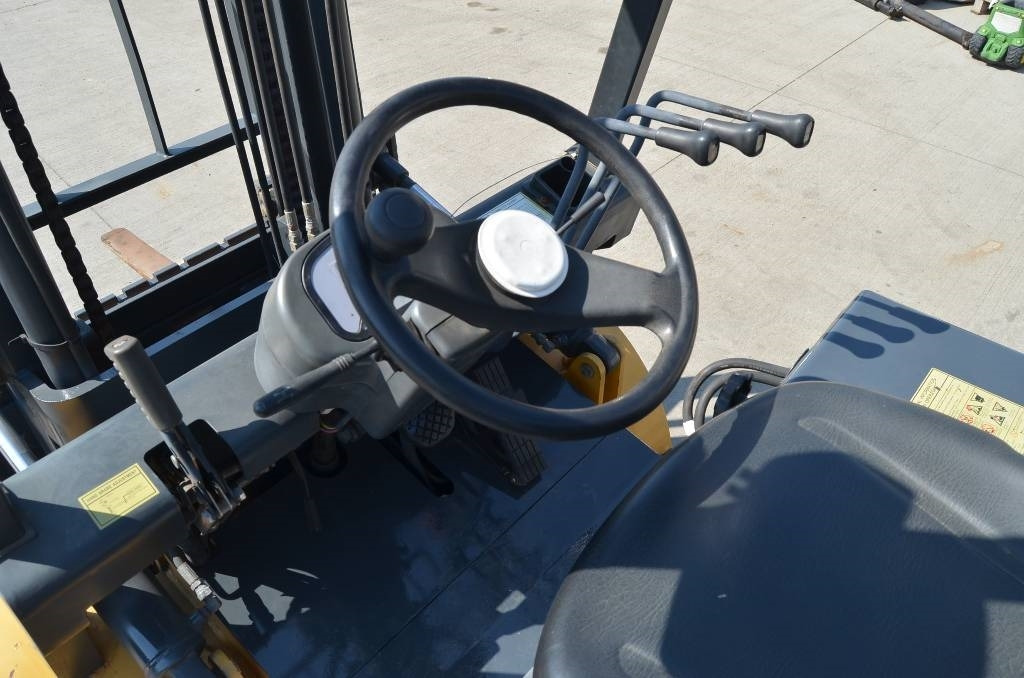 Detank FB30  - Electric forklift: picture 5 Detank FB30  - Electric forklift: picture 5