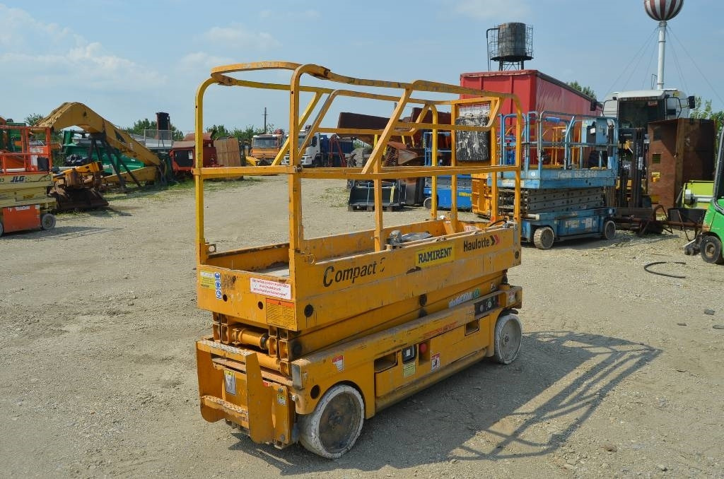 Haulotte Compact 8 - Scissor lift: picture 3 Haulotte Compact 8 - Scissor lift: picture 3