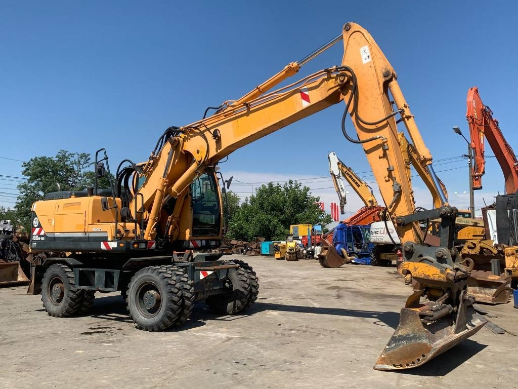 Hyundai Robex 180 W-9 A - Wheel excavator: picture 5 Hyundai Robex 180 W-9 A - Wheel excavator: picture 5