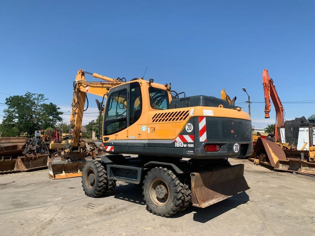 Hyundai Robex 180 W-9 A - Wheel excavator: picture 3 Hyundai Robex 180 W-9 A - Wheel excavator: picture 3