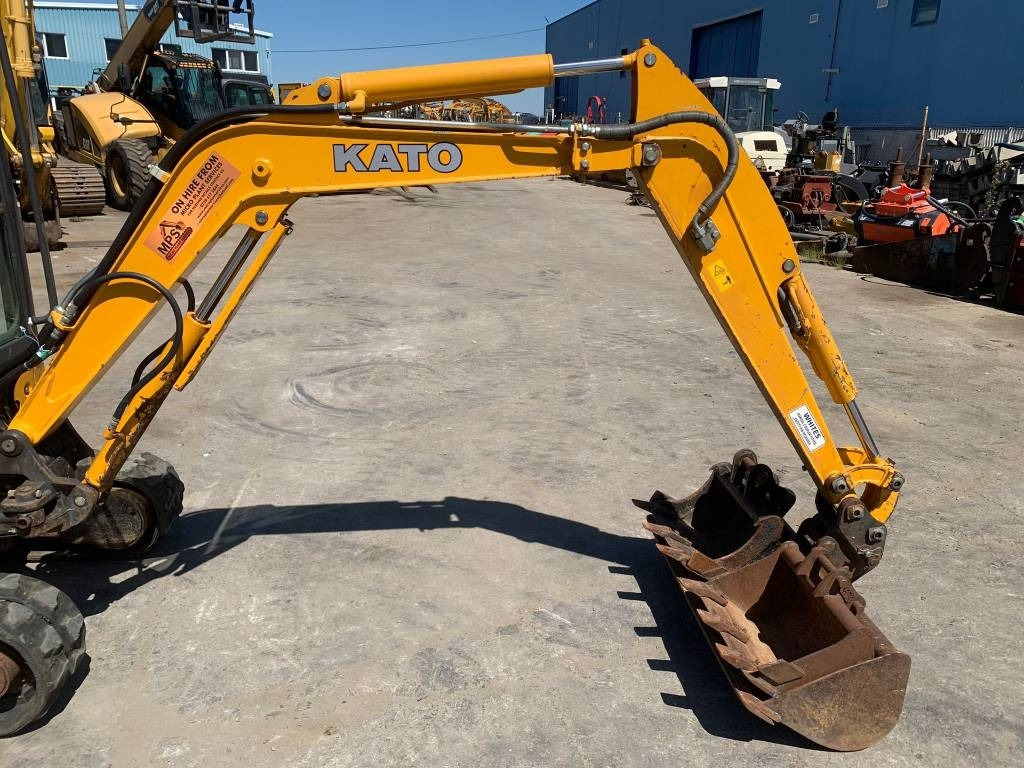 Mini excavator Kato 19VXE: picture 8