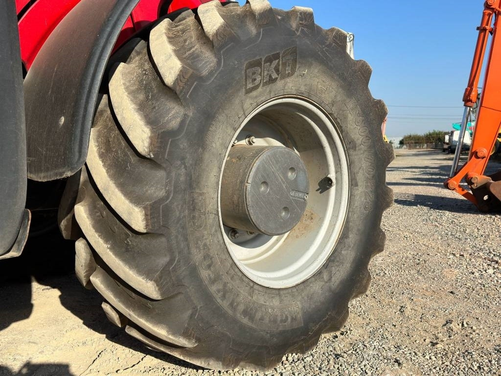 Farm tractor Massey Ferguson 8670: picture 11