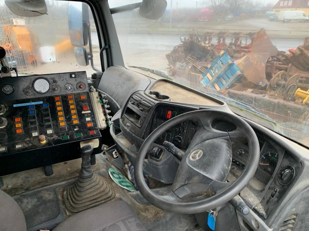 Road sweeper Mercedes-Benz Axor 1829: picture 11
