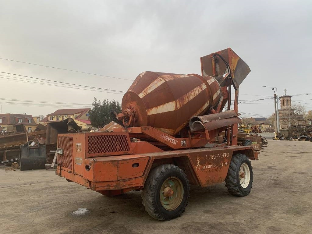 Messersi P2-R4 - Concrete mixer truck: picture 3 Messersi P2-R4 - Concrete mixer truck: picture 3