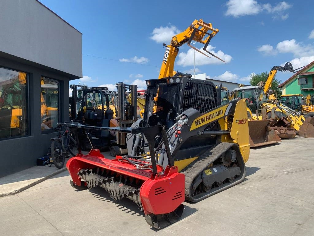 New Holland C327 - Skid steer loader: picture 1 New Holland C327 - Skid steer loader: picture 1
