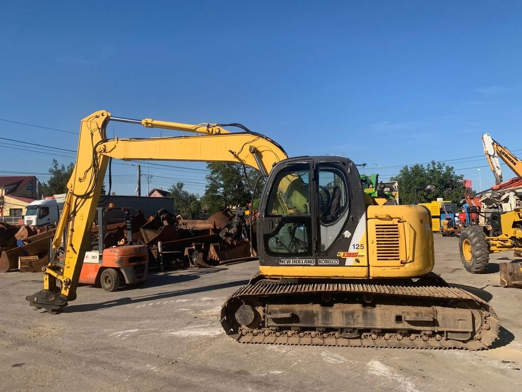 Crawler excavator New Holland E 135 SR: picture 6