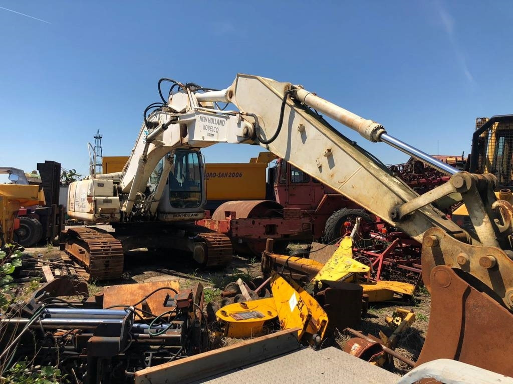 New Holland E 215 B FOR PARTS - Crawler excavator: picture 4 New Holland E 215 B FOR PARTS - Crawler excavator: picture 4