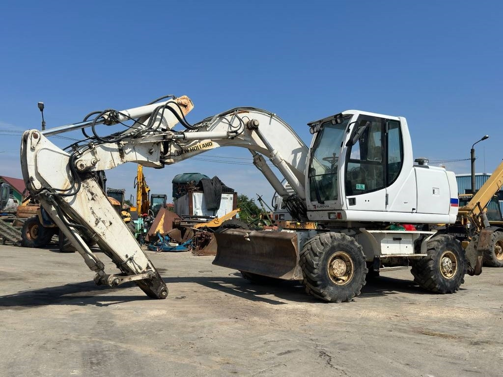 New Holland MH Plus - Wheel excavator: picture 2 New Holland MH Plus - Wheel excavator: picture 2