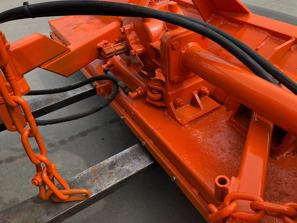 Perfect 180 - Flail mower/ Mulcher: picture 2 Perfect 180 - Flail mower/ Mulcher: picture 2