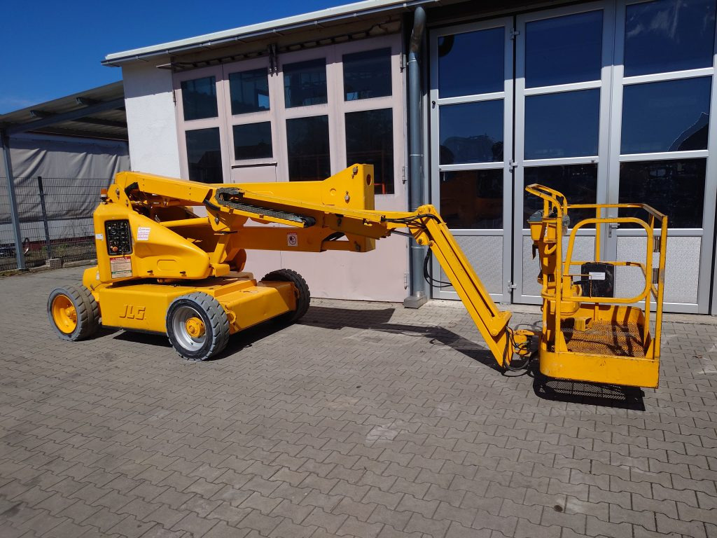 JLG M450AJ - Articulated boom: picture 1 JLG M450AJ - Articulated boom: picture 1