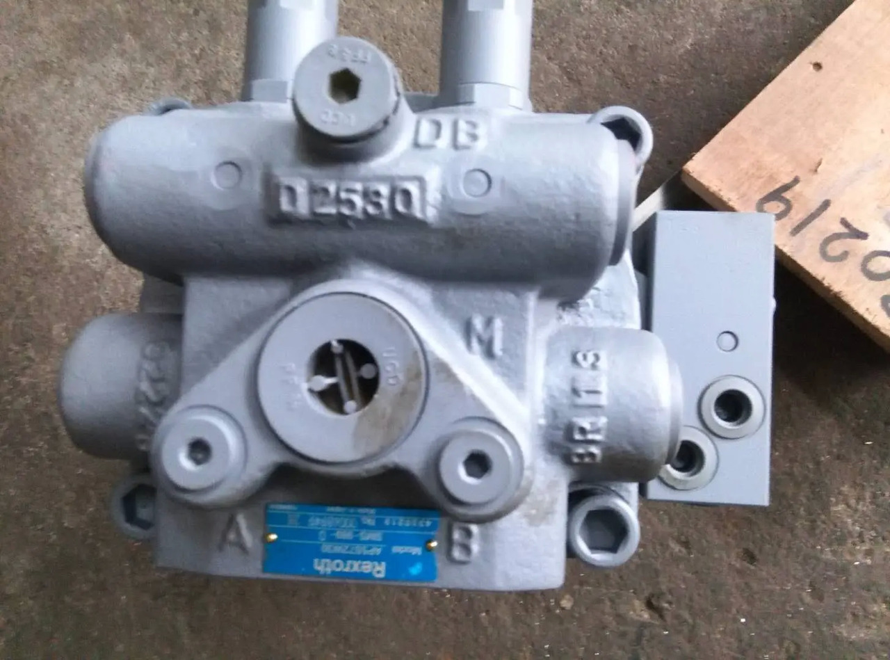 New Hydraulic motor for Excavator YNF Excavator Hydraulic Parts EX120 EX120-2 EX120-3 EX120-5 Swing Motor Assy 9148921 4330219 For Hitachi: picture 6