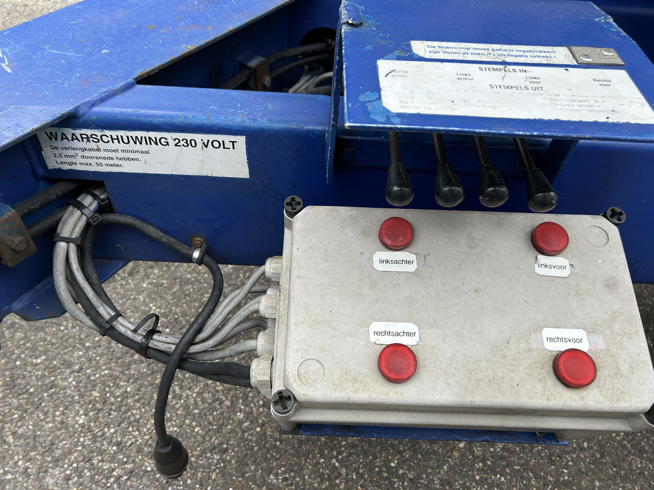 Custers R20EHS R20 2005 trailer mounted platform R20 - Trailer mounted boom lift: picture 4 Custers R20EHS R20 2005 trailer mounted platform R20 - Trailer mounted boom lift: picture 4