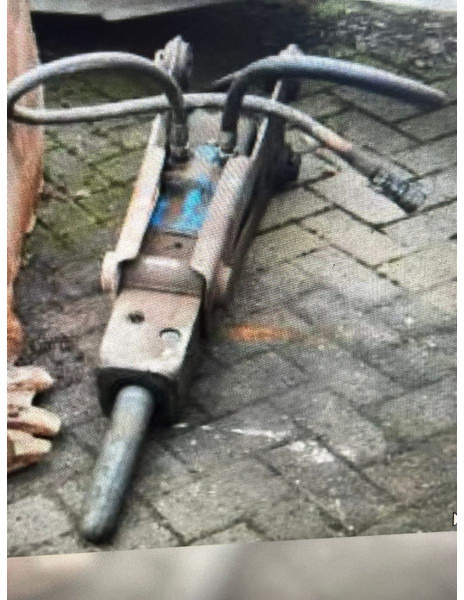 Kubota Stemmhammer - Attachment for Construction machinery: picture 1 Kubota Stemmhammer - Attachment for Construction machinery: picture 1