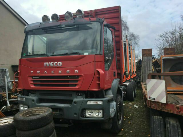 Iveco AD260T450PS 6x4 Blatt Blatt (E:5) - Log truck, Crane truck: picture 3 Iveco AD260T450PS 6x4 Blatt Blatt (E:5) - Log truck, Crane truck: picture 3