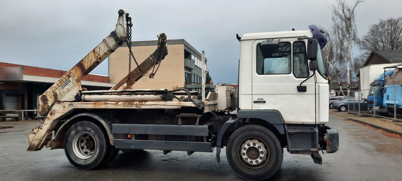 MAN M38 - Skip loader truck: picture 2 MAN M38 - Skip loader truck: picture 2